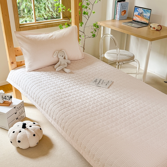 91家纺网 家纺一手货源 找家纺 （总）拾物记 2025新款全棉纯棉色织水洗棉床盖学生宿舍三件套上下铺三件套