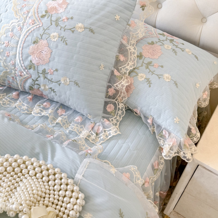 91家纺网 家纺一手货源 找家纺 恋尚 2025春夏新款香云纱床裙单床裙床裙单件-莫妮卡（控价130起） 莫妮卡-清新蓝