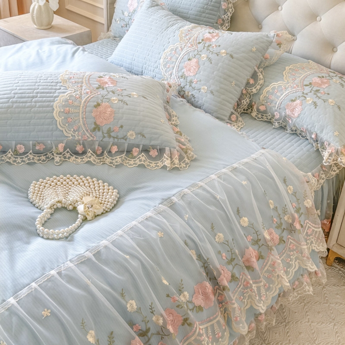 91家纺网 家纺一手货源 找家纺 恋尚 2025春夏新款香云纱床裙单床裙床裙单件-莫妮卡（控价130起） 莫妮卡-清新蓝