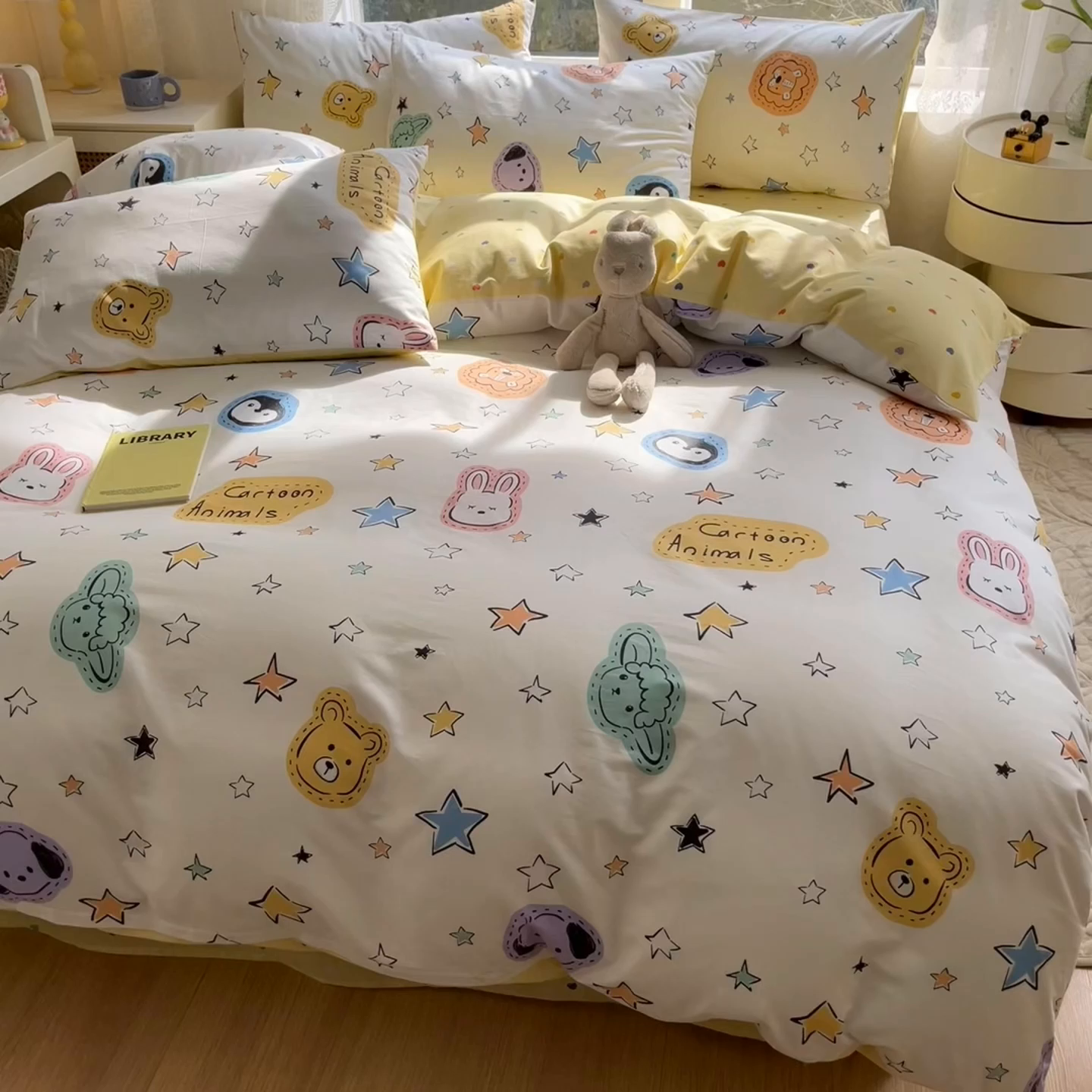 91家纺网 家纺一手货源 找家纺 麦伦家居 2025春夏新款全棉纯棉斜纹40s13372系列-小清新卡通 星星该睡了