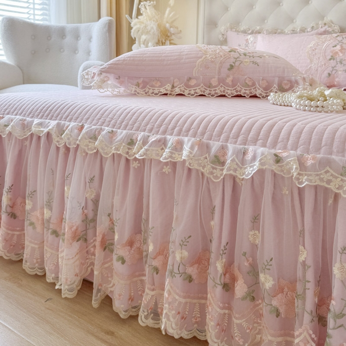 91家纺网 家纺一手货源 找家纺 恋尚 2025春夏新款香云纱床裙单床裙床裙单件-莫妮卡（控价130起） 莫妮卡-少女粉