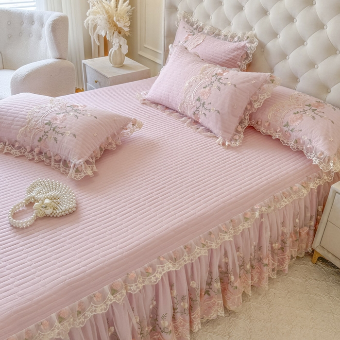 91家纺网 家纺一手货源 找家纺 恋尚 2025春夏新款香云纱床裙单床裙床裙单件-莫妮卡（控价130起） 莫妮卡-少女粉