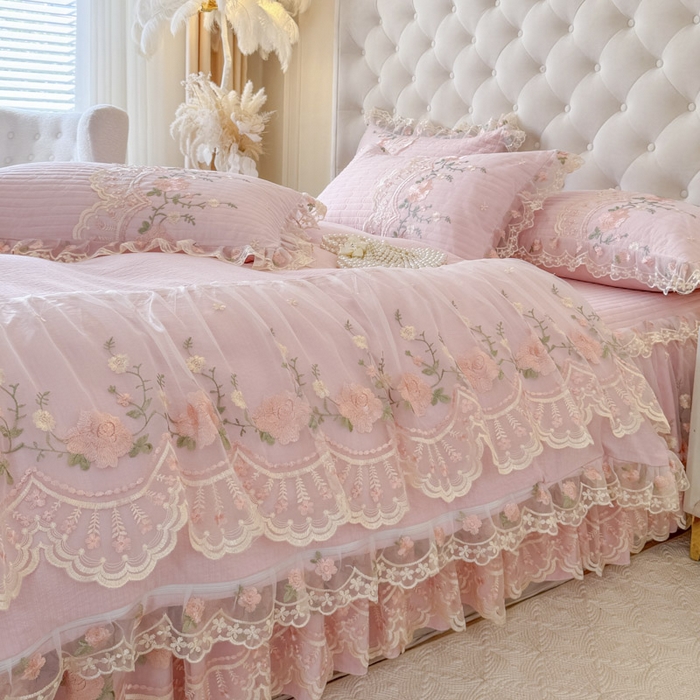 91家纺网 家纺一手货源 找家纺 恋尚 2025春夏新款香云纱床裙单床裙床裙单件-莫妮卡（控价130起） 莫妮卡-少女粉