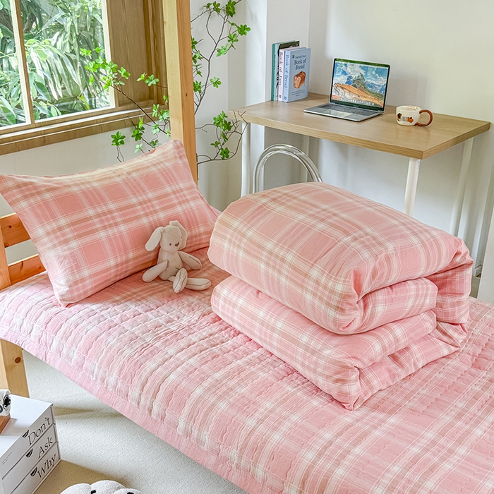 91家纺网 家纺一手货源 找家纺 拾物记 2025新款全棉纯棉色织水洗棉床盖学生宿舍三件套上下铺三件套 奶昔粉