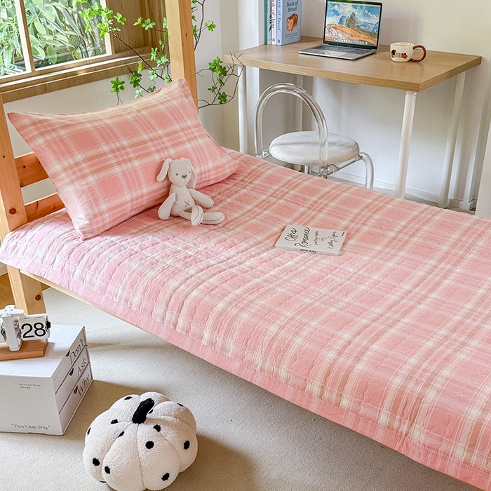 91家纺网 家纺一手货源 找家纺 拾物记 2025新款全棉纯棉色织水洗棉床盖学生宿舍三件套上下铺三件套 奶昔粉