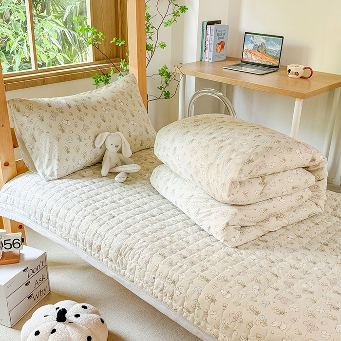 91家纺网 家纺一手货源 找家纺 （总）拾物记 2025新款亲肤针织棉床盖学生宿舍三件套上下铺三件套