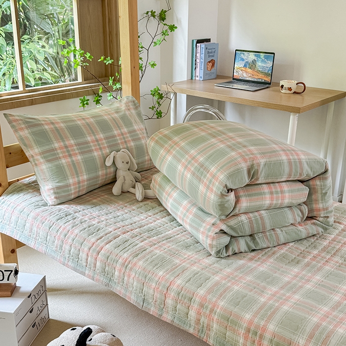 91家纺网 家纺一手货源 找家纺 拾物记 2025新款全棉纯棉色织水洗棉床盖学生宿舍三件套上下铺三件套 奶昔绿