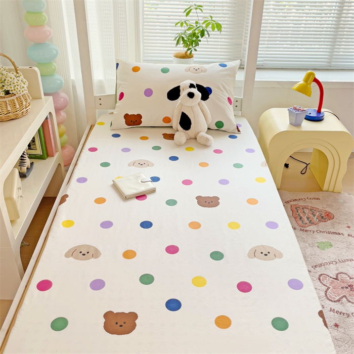 91家纺网 家纺一手货源 找家纺 名兮家居 2025新款全棉纯棉13372学生印花上下铺床笠单床笠单品床笠单件床笠 波点小熊