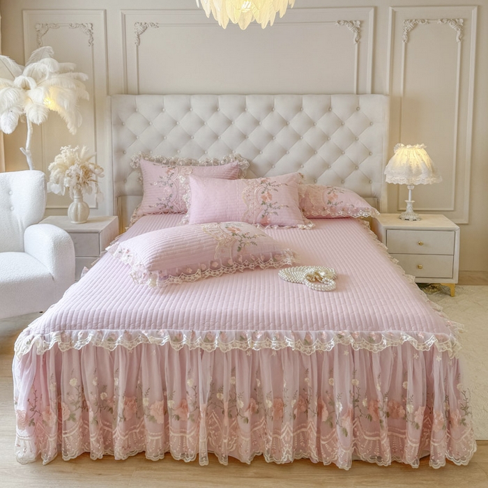 91家纺网 家纺一手货源 找家纺 恋尚 2025新款香云纱床裙四件套系列-莫妮卡 莫妮卡-少女粉