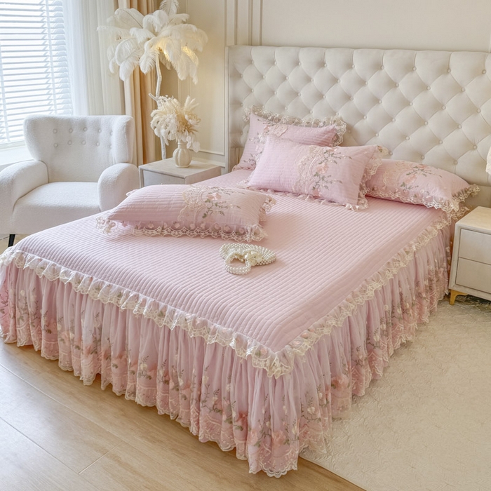 91家纺网 家纺一手货源 找家纺 恋尚 2025新款香云纱床裙四件套系列-莫妮卡 莫妮卡-少女粉