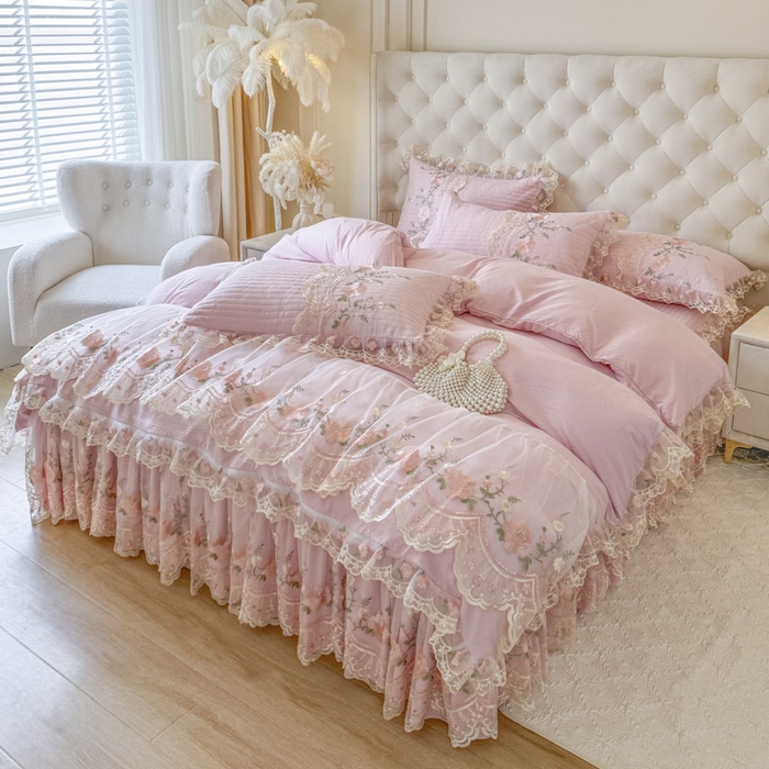 91家纺网 家纺一手货源 找家纺 恋尚 2025新款香云纱床裙四件套系列-莫妮卡 莫妮卡-少女粉