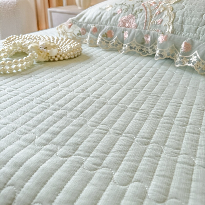 91家纺网 家纺一手货源 找家纺 恋尚 2025新款香云纱床裙四件套系列-莫妮卡 莫妮卡-香草绿