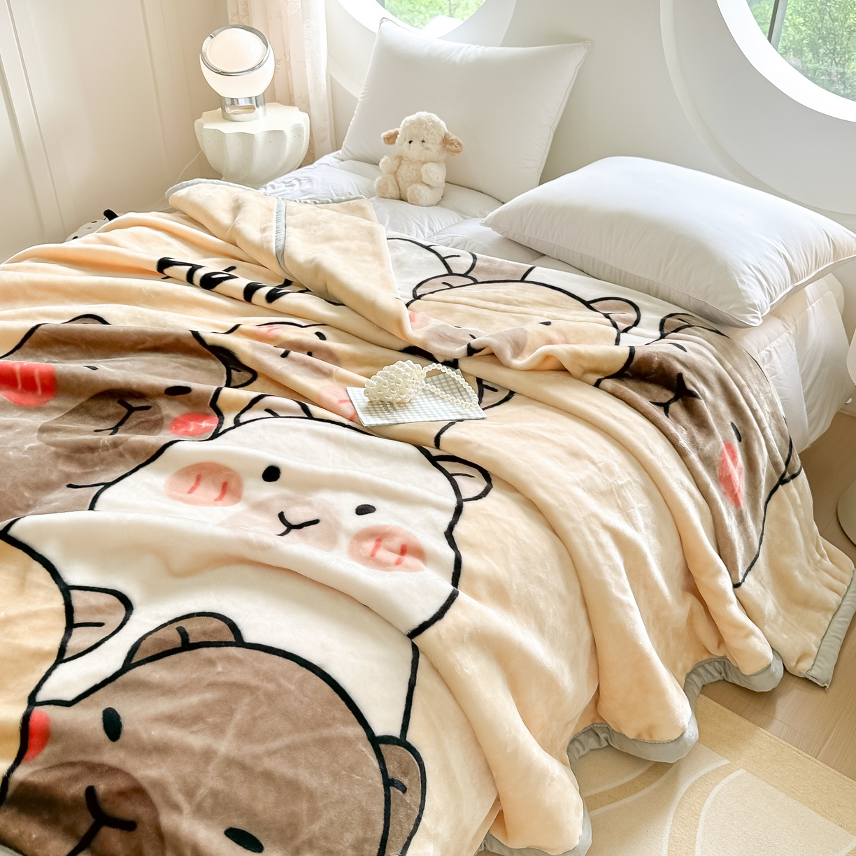 91家纺网 家纺一手货源 找家纺 法莱妮2025新款双层加厚拉舍尔毛毯 婚庆 单双人 厂家直销可定制 卡皮巴拉