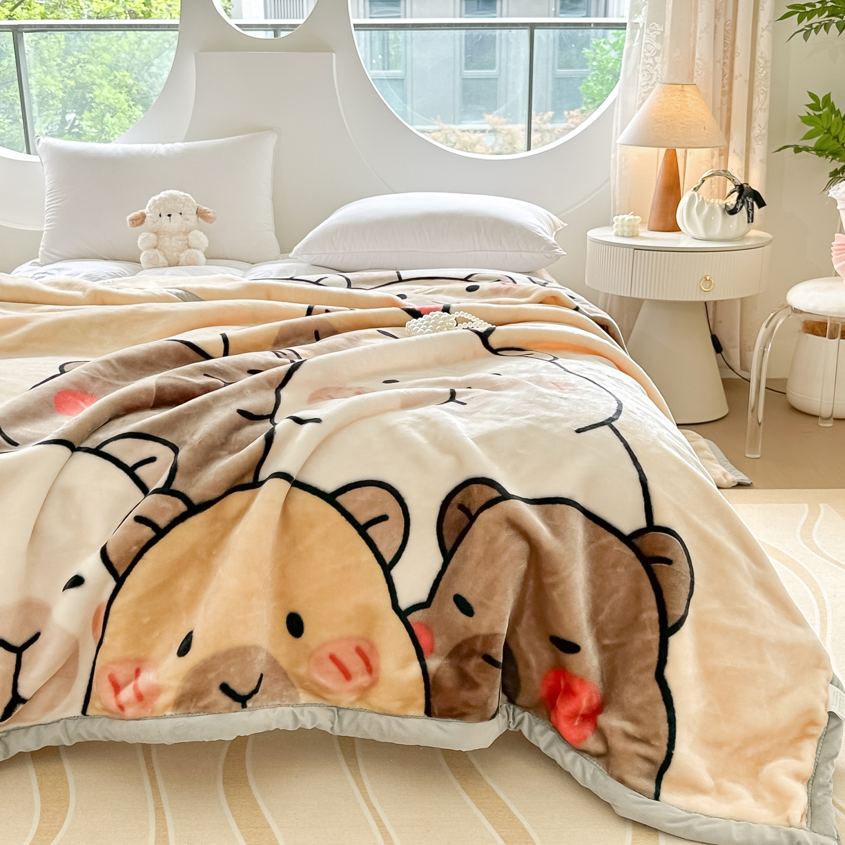 91家纺网 家纺一手货源 找家纺 法莱妮2025新款双层加厚拉舍尔毛毯 婚庆 单双人 厂家直销可定制 卡皮巴拉