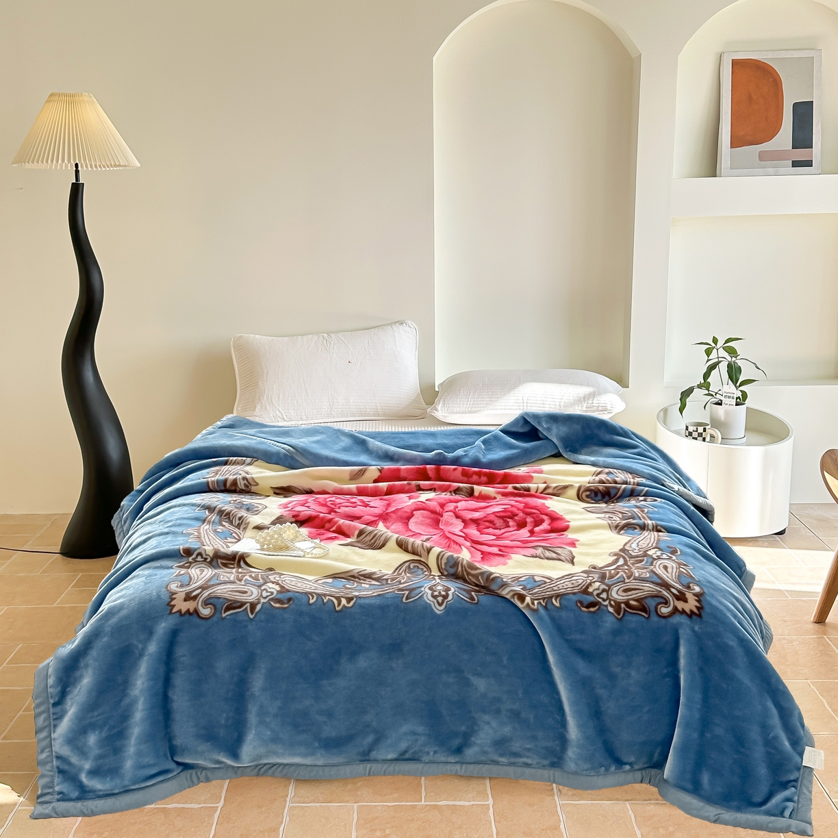 91家纺网 家纺一手货源 找家纺 法莱妮2025新款双层加厚拉舍尔毛毯 婚庆 单双人 厂家直销可定制  蓝色经典