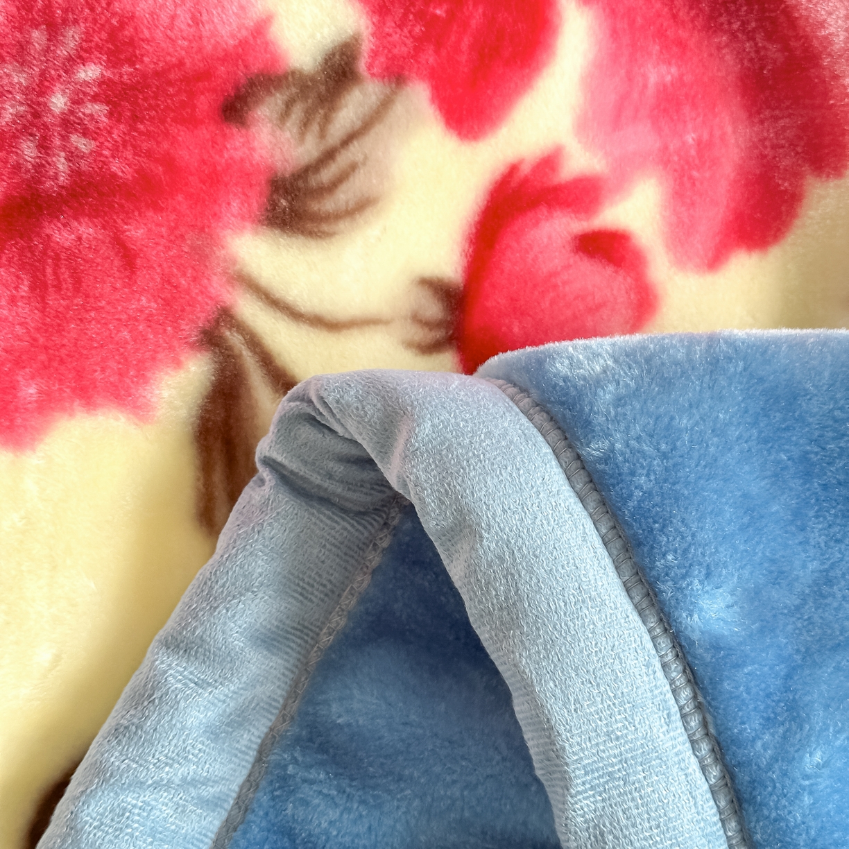 91家纺网 家纺一手货源 找家纺 法莱妮2025新款双层加厚拉舍尔毛毯 婚庆 单双人 厂家直销可定制  蓝色经典