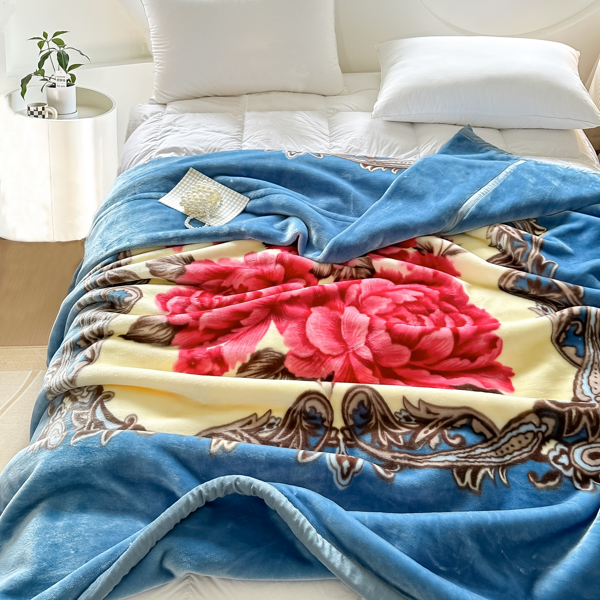 91家纺网 家纺一手货源 找家纺 法莱妮2025新款双层加厚拉舍尔毛毯 婚庆 单双人 厂家直销可定制  蓝色经典