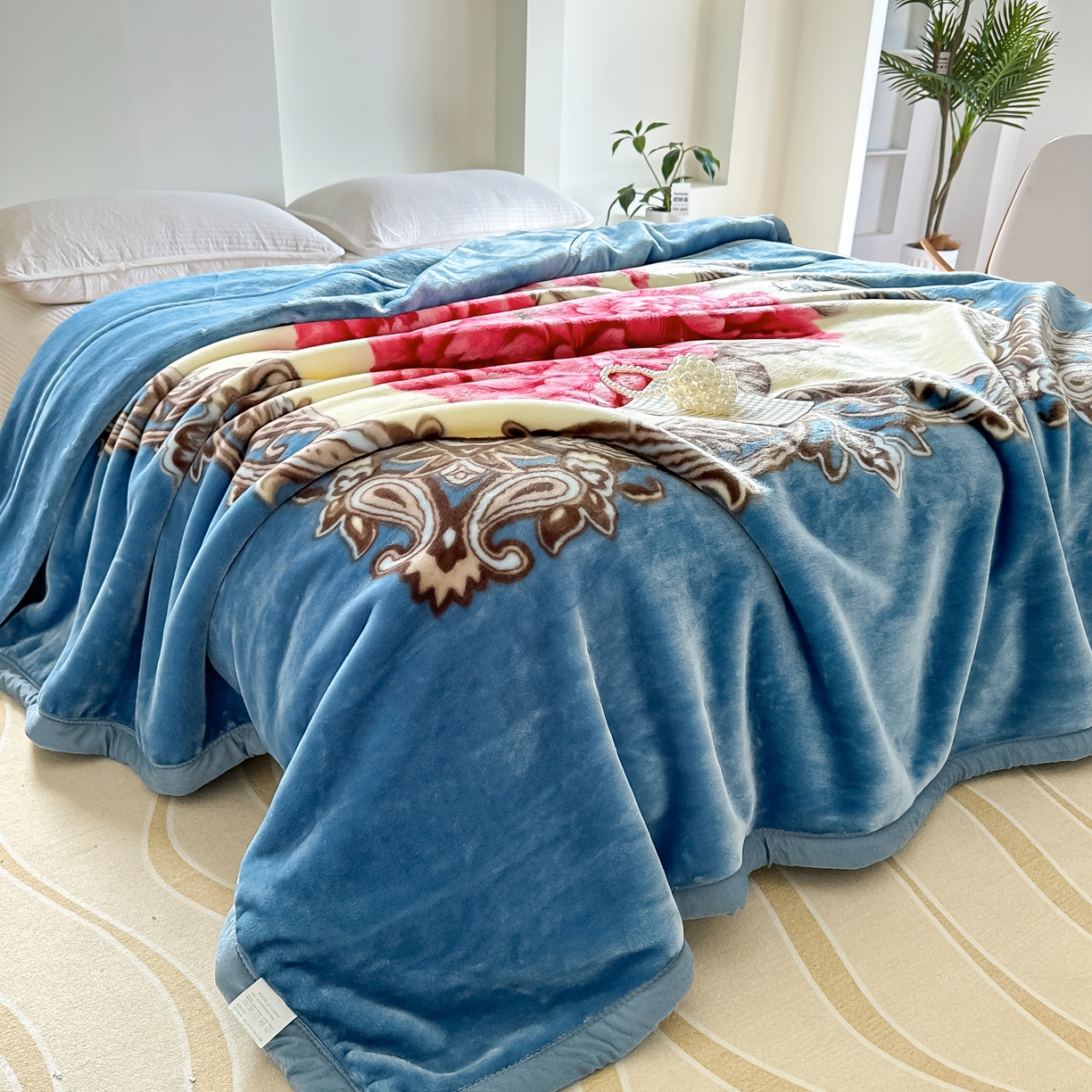 91家纺网 家纺一手货源 找家纺 法莱妮2025新款双层加厚拉舍尔毛毯 婚庆 单双人 厂家直销可定制  蓝色经典