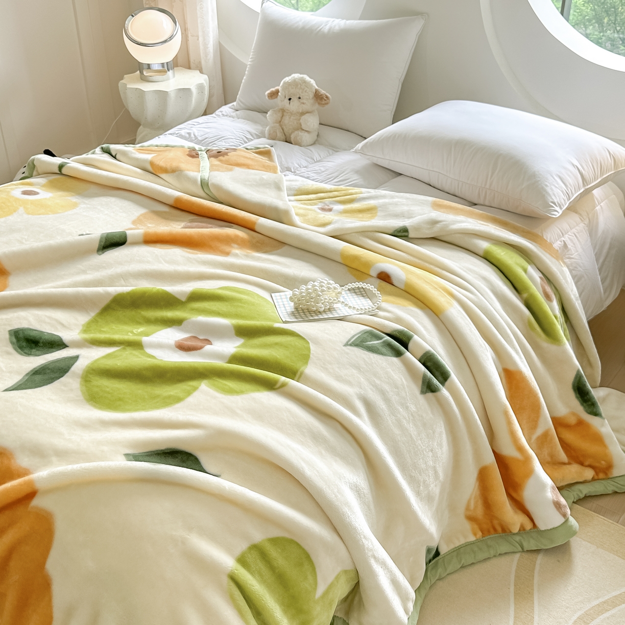 91家纺网 家纺一手货源 找家纺 法莱妮2025新款双层加厚拉舍尔毛毯 婚庆 单双人 厂家直销可定制  向阳花开