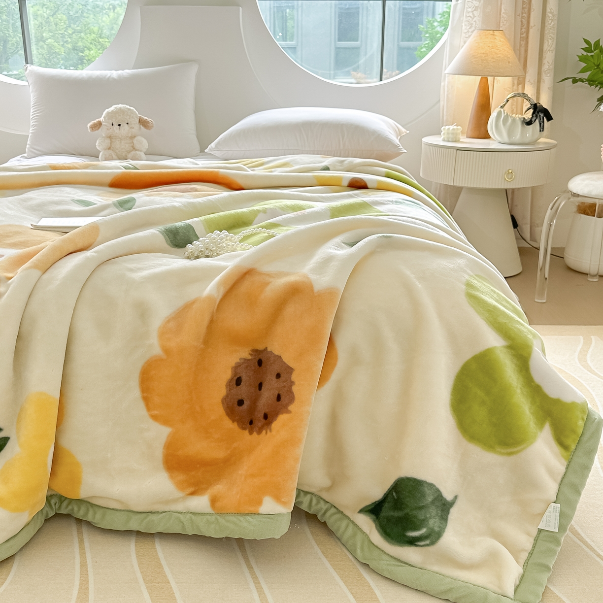 91家纺网 家纺一手货源 找家纺 法莱妮2025新款双层加厚拉舍尔毛毯 婚庆 单双人 厂家直销可定制  向阳花开