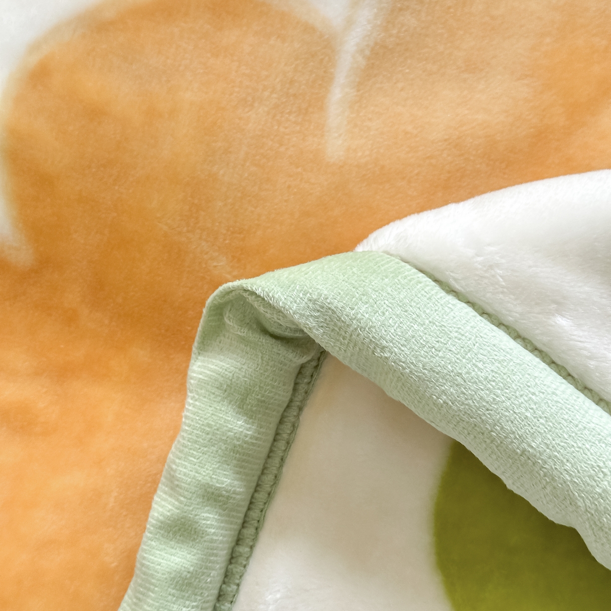 91家纺网 家纺一手货源 找家纺 法莱妮2025新款双层加厚拉舍尔毛毯 婚庆 单双人 厂家直销可定制  向阳花开