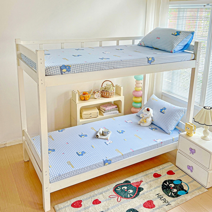 91家纺网 家纺一手货源 找家纺 名兮家居 2025新款全棉纯棉13372学生印花上下铺床笠单床笠单品床笠单件床笠 格子恐龙