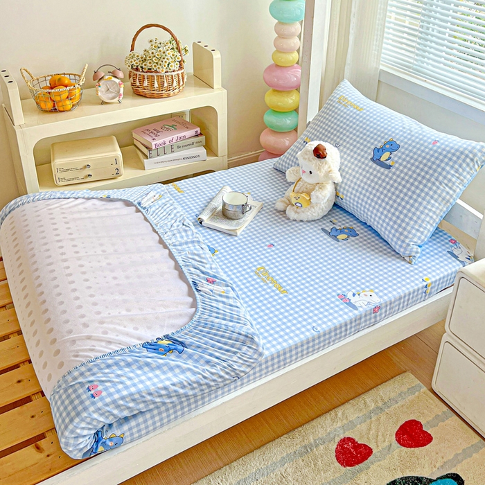 91家纺网 家纺一手货源 找家纺 名兮家居 2025新款全棉纯棉13372学生印花上下铺床笠单床笠单品床笠单件床笠 格子恐龙