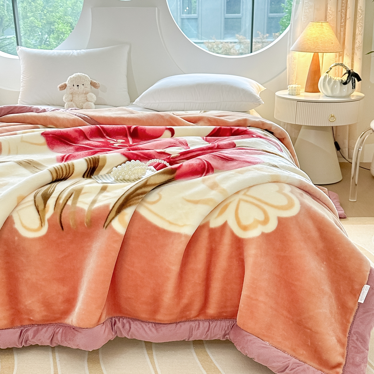 91家纺网 家纺一手货源 找家纺 法莱妮毛毯 2025新款双层加厚拉舍尔毛毯 婚庆 单双人 厂家直销可定制 爱恋百合