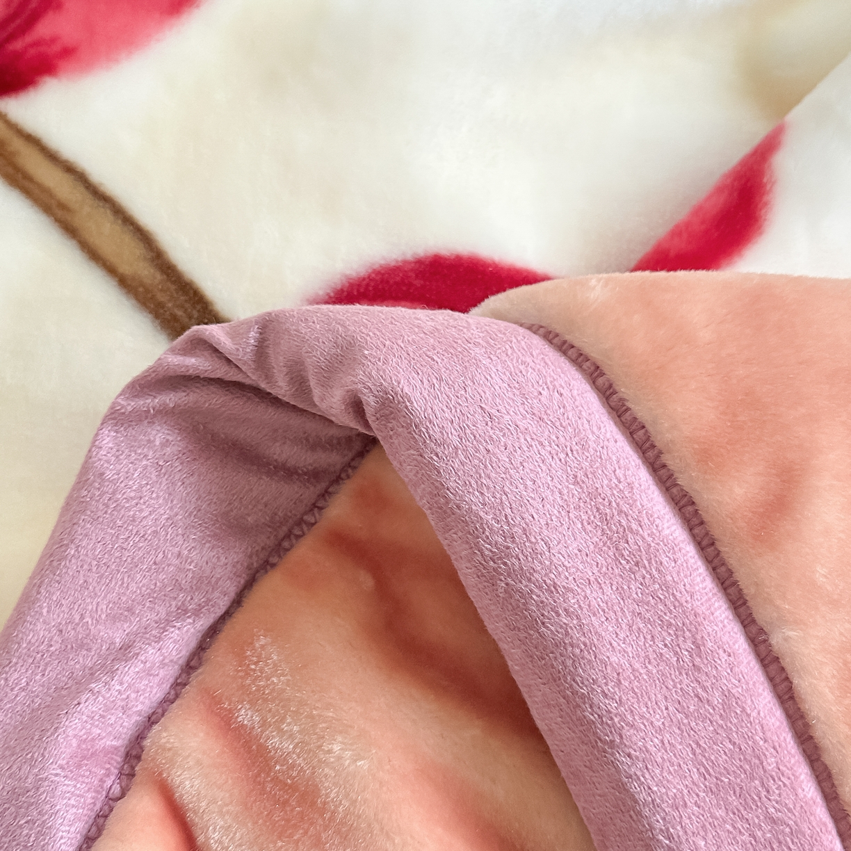 91家纺网 家纺一手货源 找家纺 法莱妮毛毯 2025新款双层加厚拉舍尔毛毯 婚庆 单双人 厂家直销可定制 爱恋百合