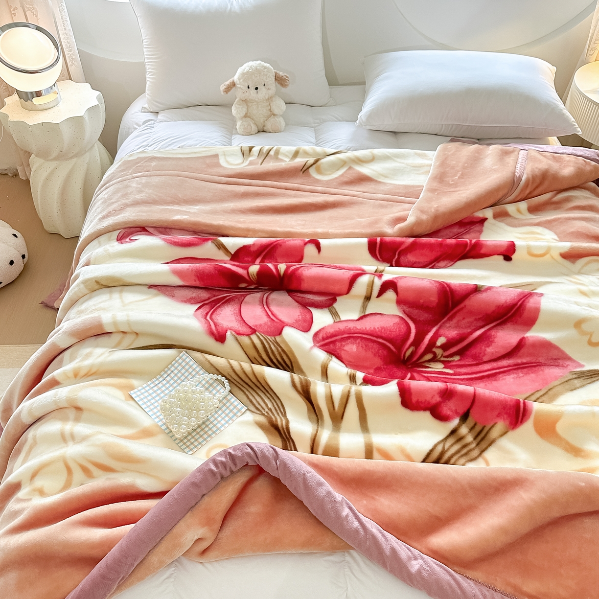 91家纺网 家纺一手货源 找家纺 法莱妮毛毯 2025新款双层加厚拉舍尔毛毯 婚庆 单双人 厂家直销可定制 爱恋百合