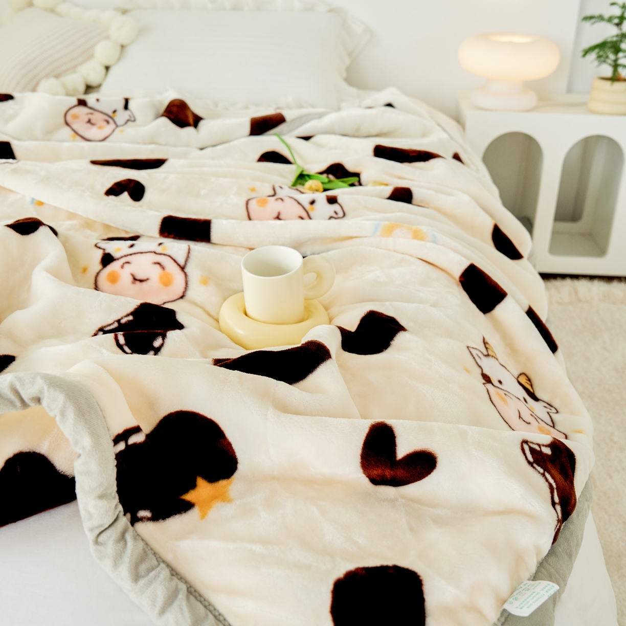 91家纺网 家纺一手货源 找家纺 法莱妮毛毯 2025新款双层加厚拉舍尔毛毯 婚庆 单双人 厂家直销可定制 彩虹牛