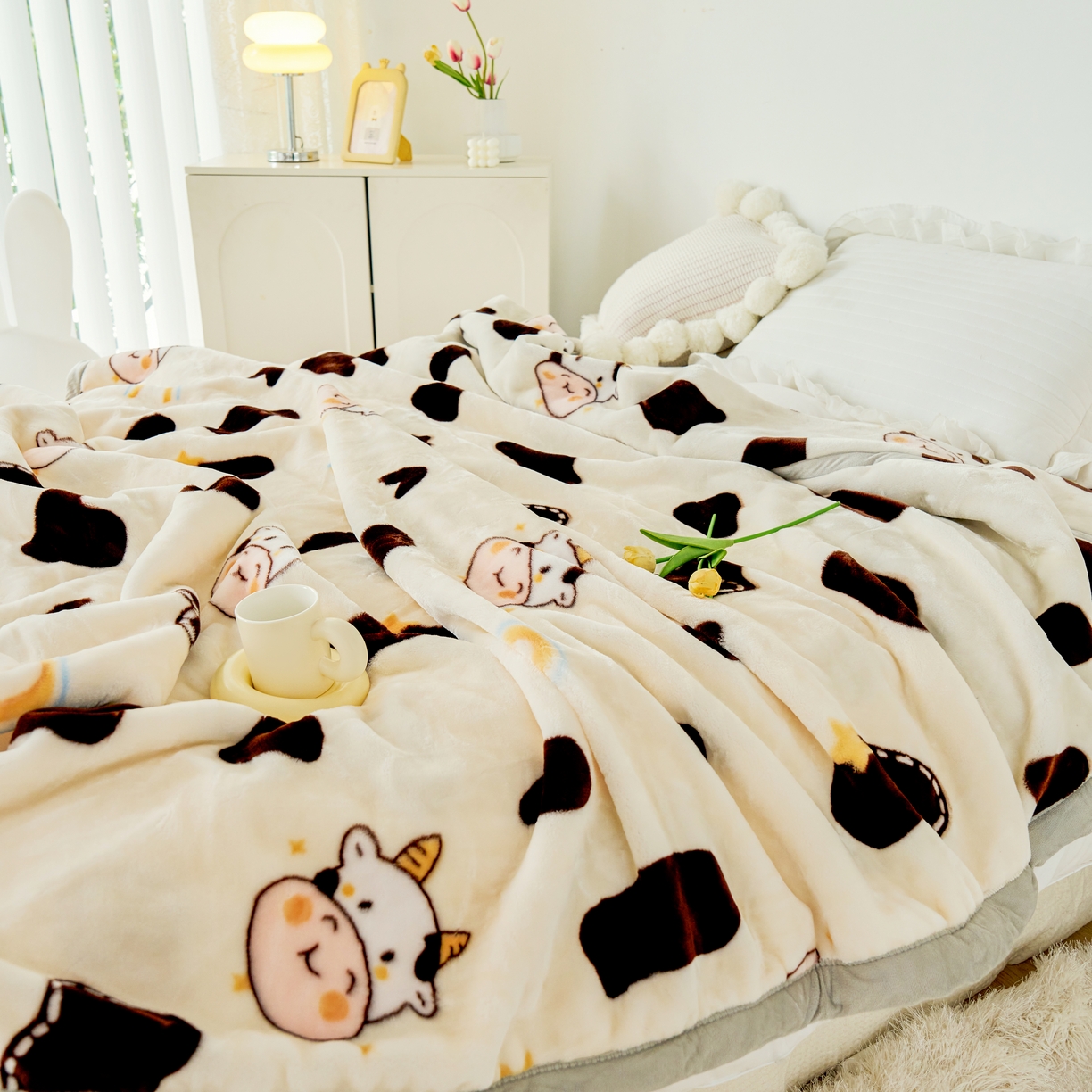 91家纺网 家纺一手货源 找家纺 法莱妮毛毯 2025新款双层加厚拉舍尔毛毯 婚庆 单双人 厂家直销可定制 彩虹牛