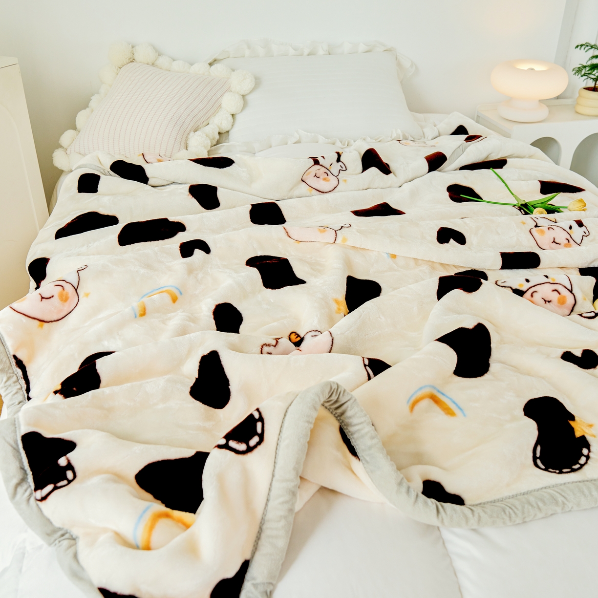 91家纺网 家纺一手货源 找家纺 法莱妮毛毯 2025新款双层加厚拉舍尔毛毯 婚庆 单双人 厂家直销可定制 彩虹牛