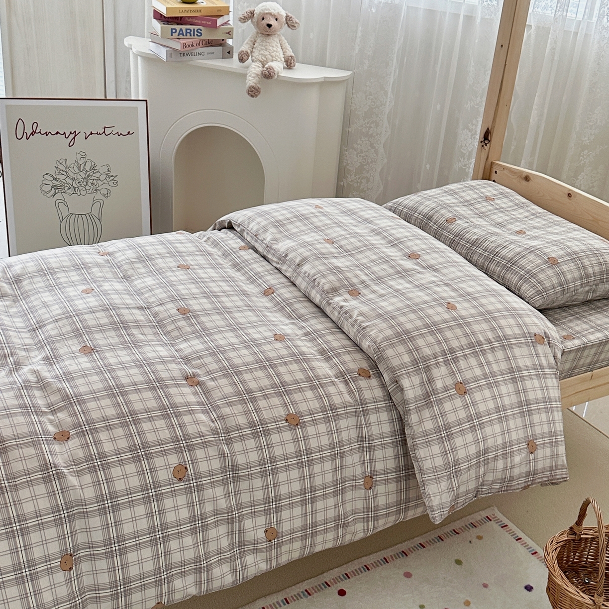 91家纺网 家纺一手货源 找家纺 佰织鑫家居 2025新款独家原创-学生季纯棉夹棉床笠三件套 方格熊