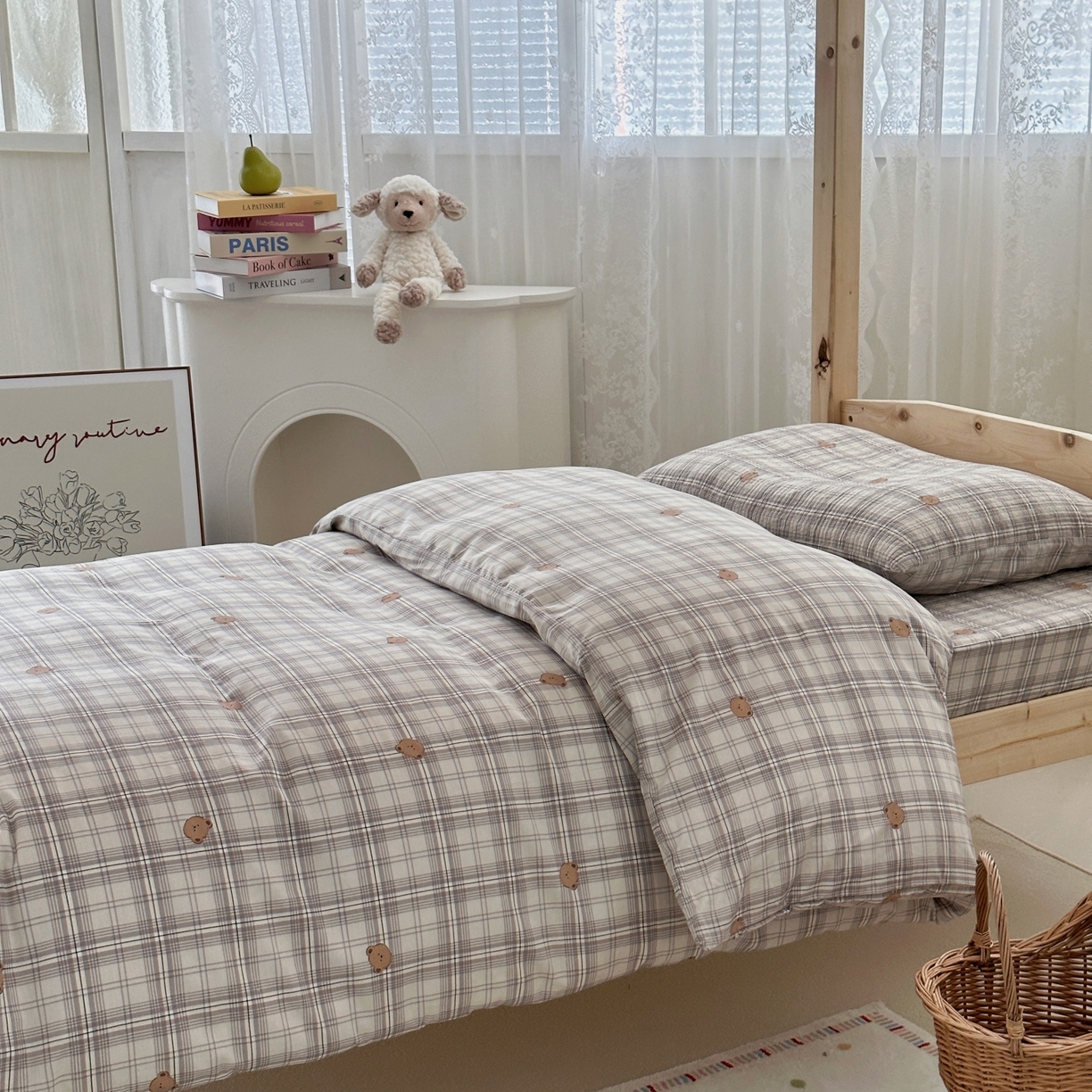 91家纺网 家纺一手货源 找家纺 佰织鑫家居 2025新款独家原创-学生季纯棉夹棉床笠三件套 方格熊