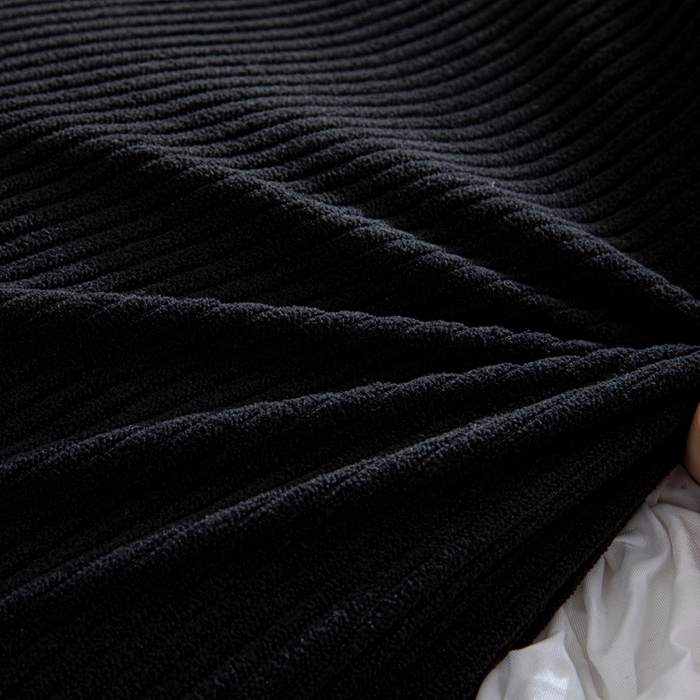 91家纺网 家纺一手货源 找家纺 沐沐家纺2026新款灯芯绒三角靠枕 黑色