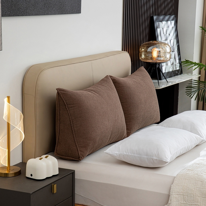 91家纺网 家纺一手货源 找家纺 沐沐家纺2026新款灯芯绒三角靠枕 咖啡