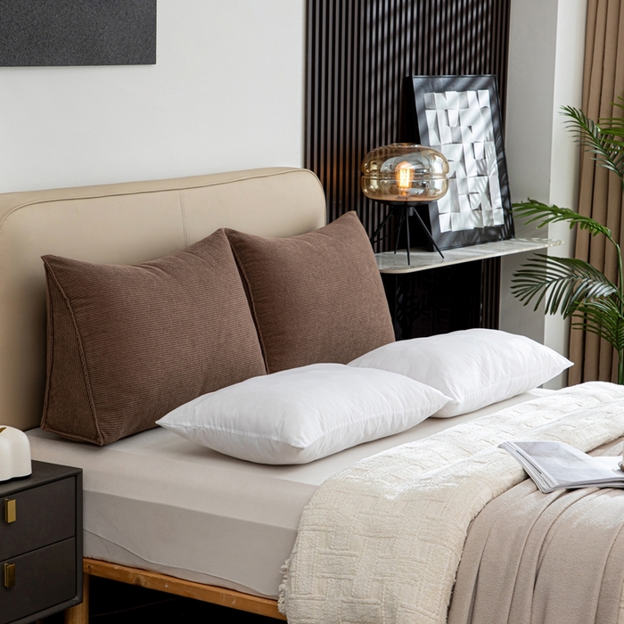 91家纺网 家纺一手货源 找家纺 沐沐家纺2026新款灯芯绒三角靠枕 咖啡