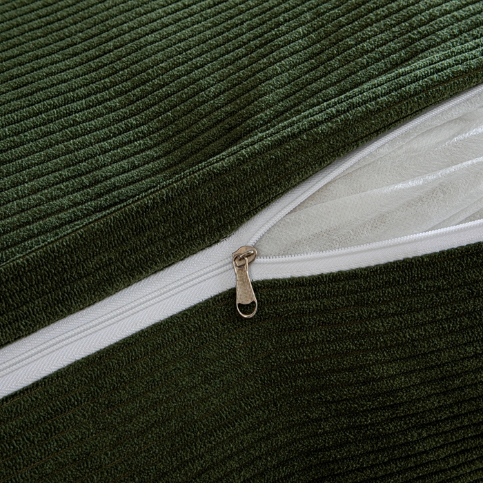 91家纺网 家纺一手货源 找家纺 沐沐家纺2026新款灯芯绒三角靠枕 墨绿