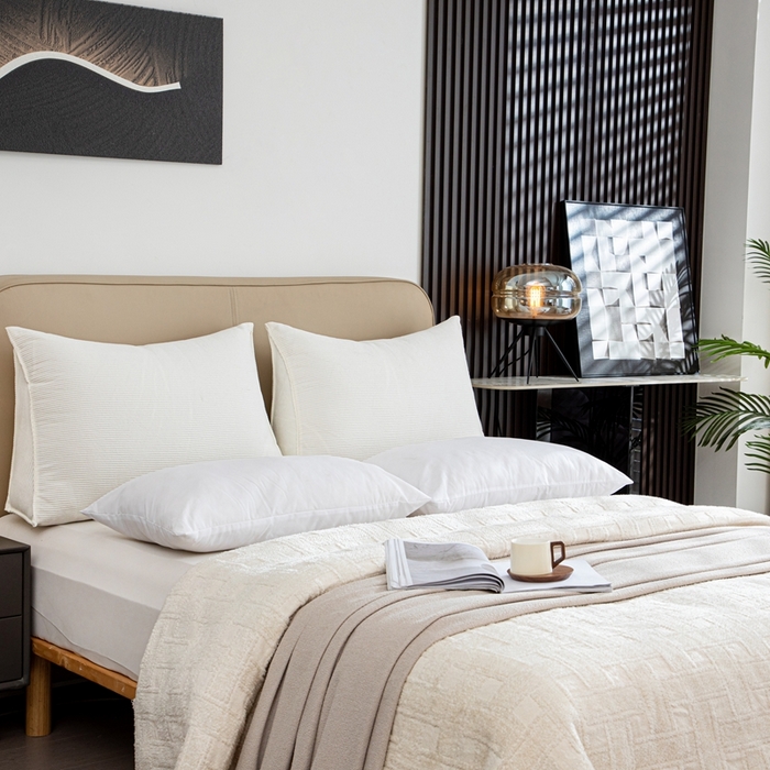 91家纺网 家纺一手货源 找家纺 沐沐家纺2026新款灯芯绒三角靠枕 奶昔白