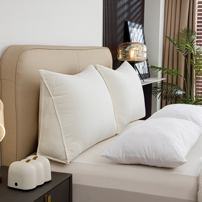 91家纺网 家纺一手货源 找家纺 沐沐家纺2026新款灯芯绒三角靠枕 奶昔白