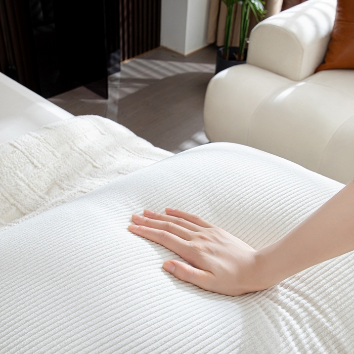 91家纺网 家纺一手货源 找家纺 沐沐家纺2026新款灯芯绒三角靠枕 奶昔白