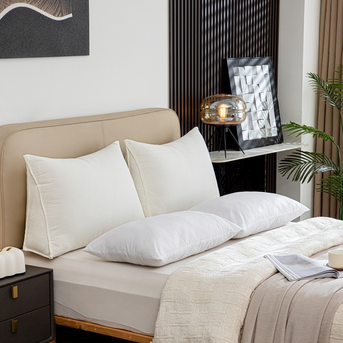 91家纺网 家纺一手货源 找家纺 沐沐家纺2026新款灯芯绒三角靠枕 奶昔白