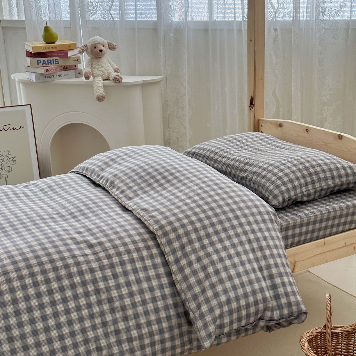 91家纺网 家纺一手货源 找家纺 佰织鑫家居 2025新款独家原创-学生季纯棉夹棉床笠三件套 格调