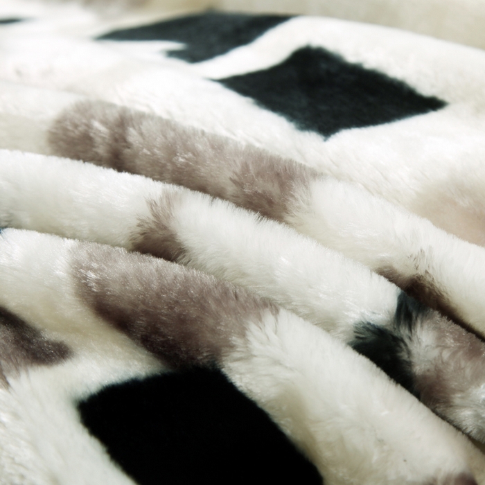 91家纺网 家纺一手货源 找家纺 法莱妮毛毯 2025新款双层加厚拉舍尔毛毯 婚庆 单双人 厂家直销可定制 经典格子