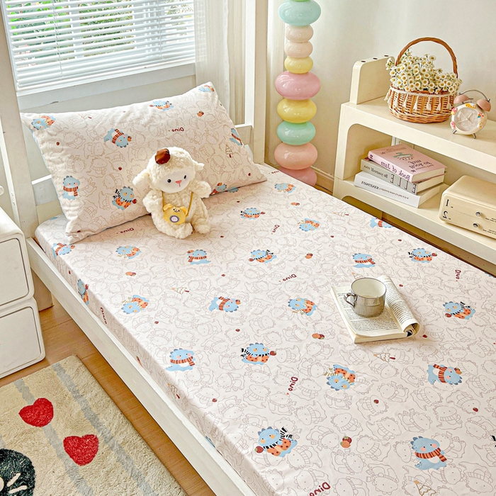 91家纺网 家纺一手货源 找家纺 名兮家居 2025新款全棉纯棉13372学生印花上下铺床笠单床笠单品床笠单件床笠 萌龙崽崽