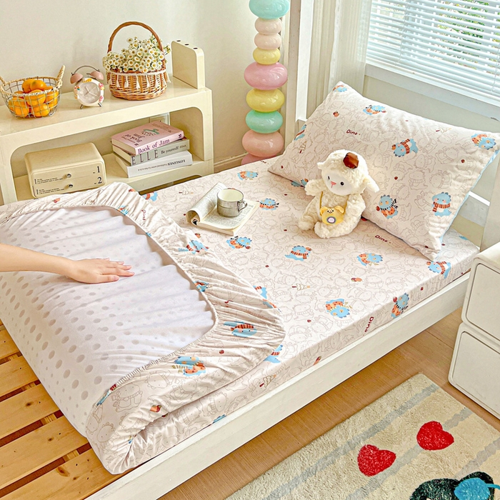 91家纺网 家纺一手货源 找家纺 名兮家居 2025新款全棉纯棉13372学生印花上下铺床笠单床笠单品床笠单件床笠 萌龙崽崽