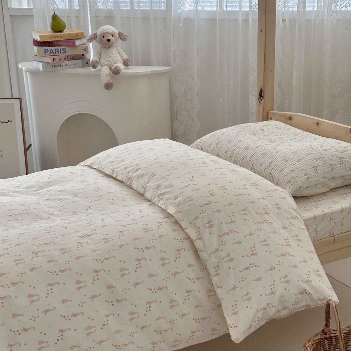 91家纺网 家纺一手货源 找家纺 佰织鑫家居 2025新款独家原创-学生季纯棉夹棉床笠三件套 长颈鹅