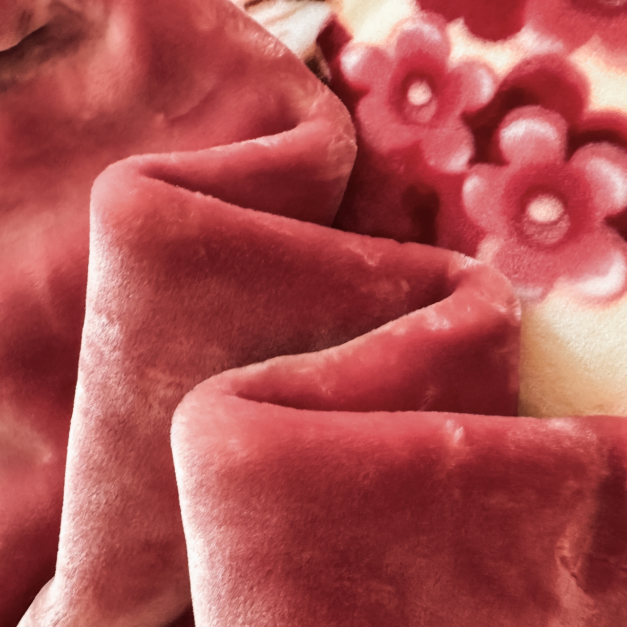 91家纺网 家纺一手货源 找家纺 法莱妮毛毯 2025新款双层加厚拉舍尔毛毯 婚庆 单双人 厂家直销可定制 一见春秋