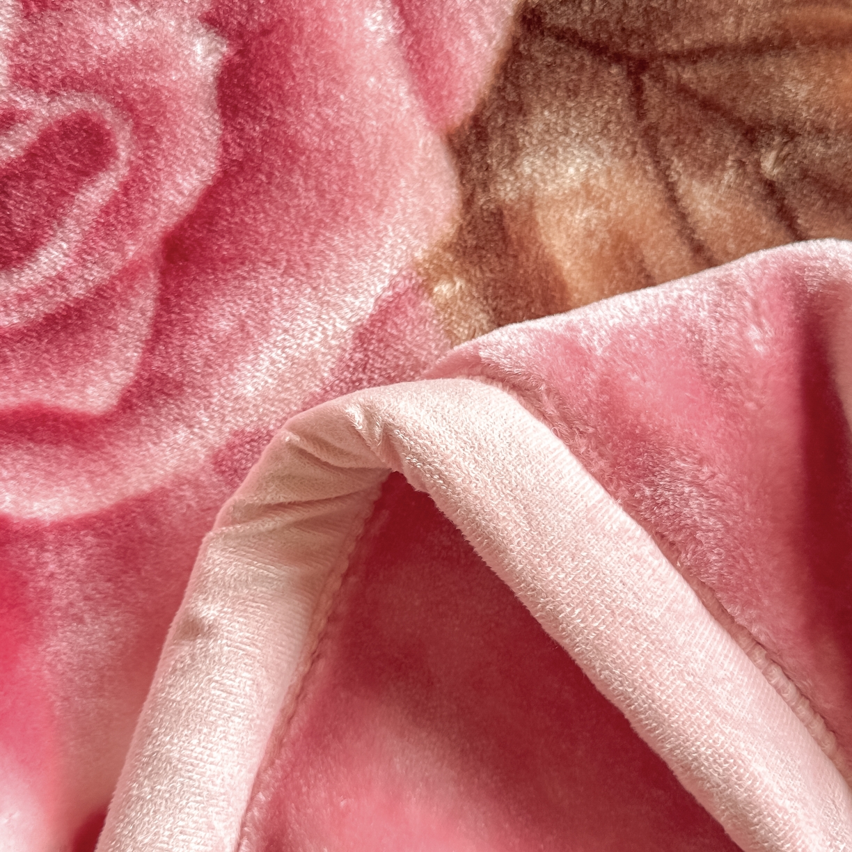 91家纺网 家纺一手货源 找家纺 法莱妮毛毯 2025新款双层加厚拉舍尔毛毯 婚庆 单双人 厂家直销可定制 虞美人